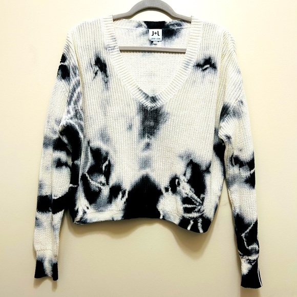 John + Jenn Tie Dye V-Neck Cropped Sweater - Picture 1 of 3